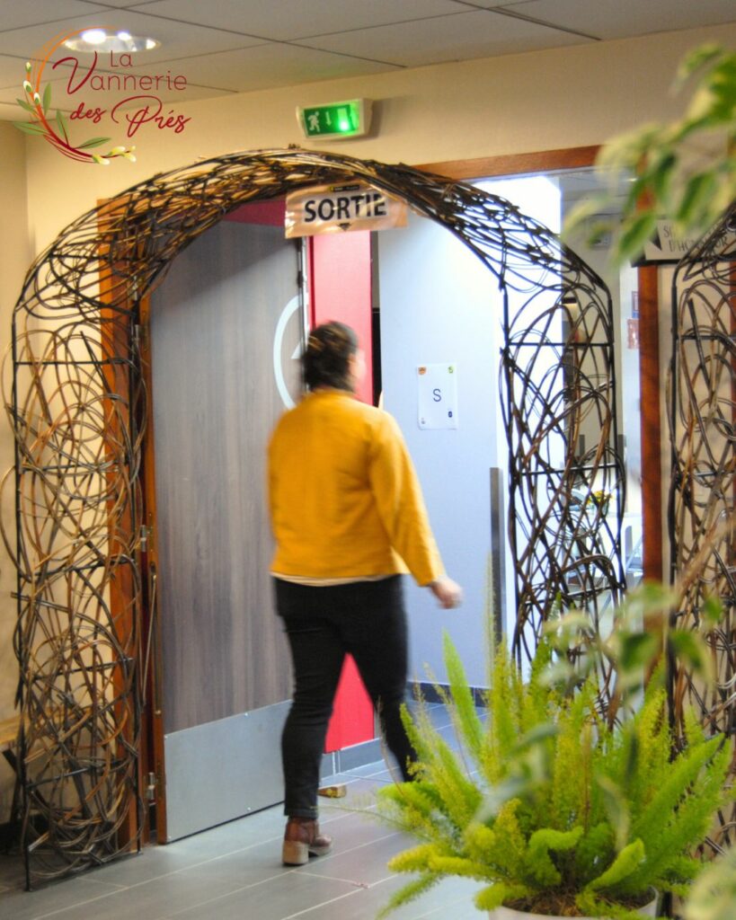 La vannerie des prés vanneriedespres Guichen Rennes Bretagne osier stage luminaire panier rotin Estelle Despres sac a main